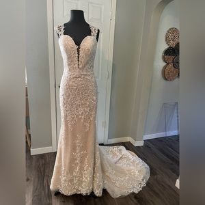 Mermaid style wedding gown/underneath Layer with sparkle cream/ivory new